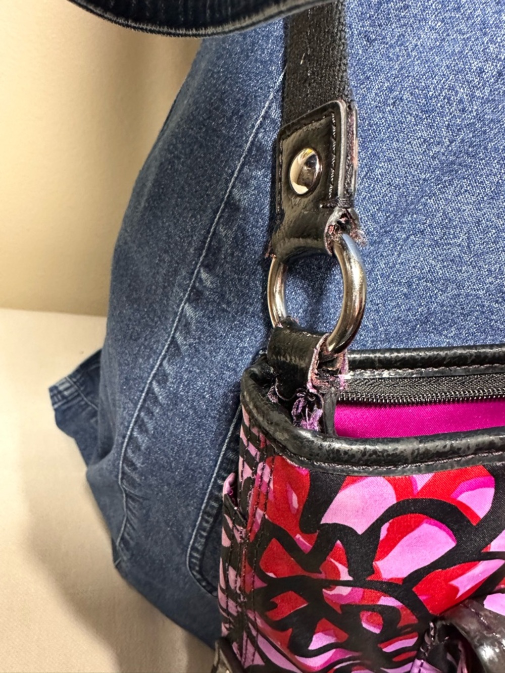 Coach Poppy KYRA Daisy Graffiti Crossbody Bag EUC - Picture 7 of 14